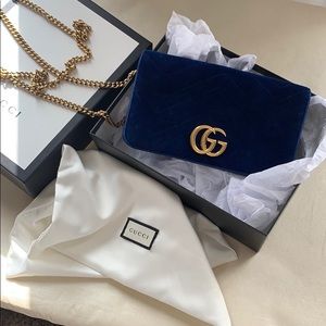 small Velvet blue Gucci clutch